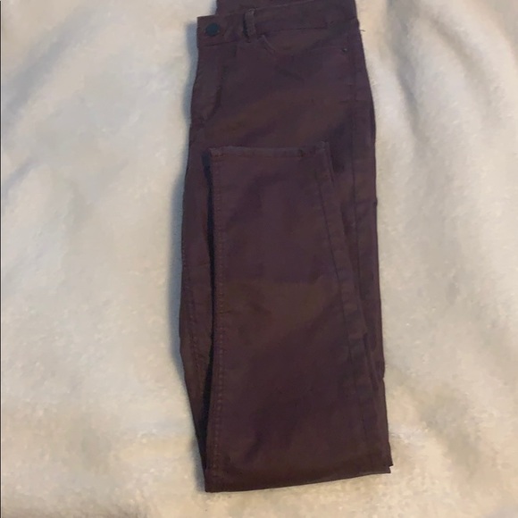 NWOT H&M Red Vinyl Skinny Jeans - Picture 2 of 6